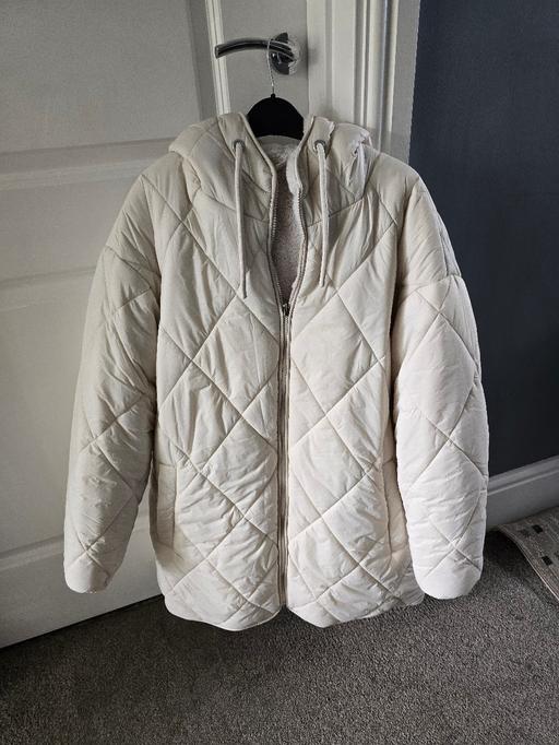 — Reversible ladies coat, beautiful quality