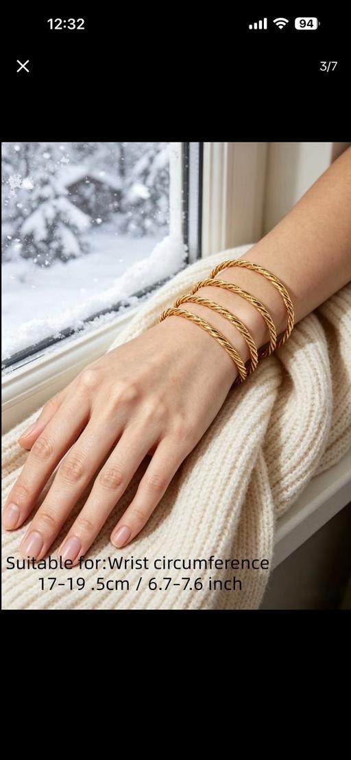  — Set of 4 Gold Twisted Bangles – New Condition
