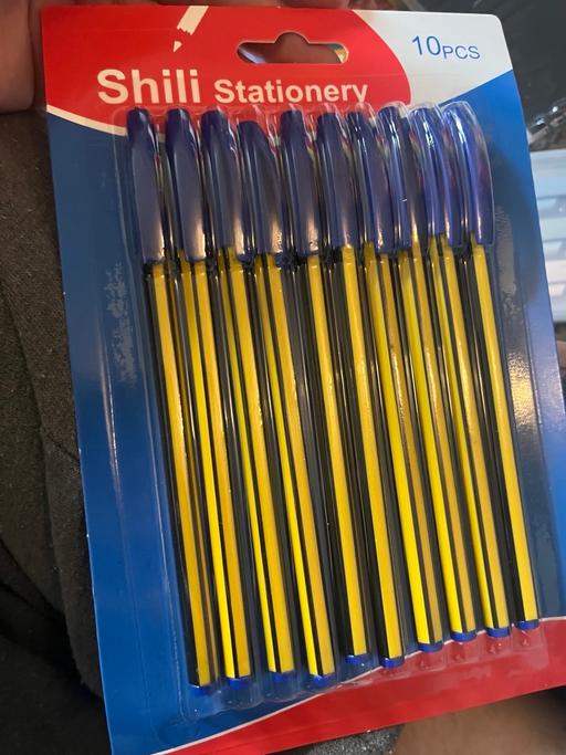  — Ten pens
