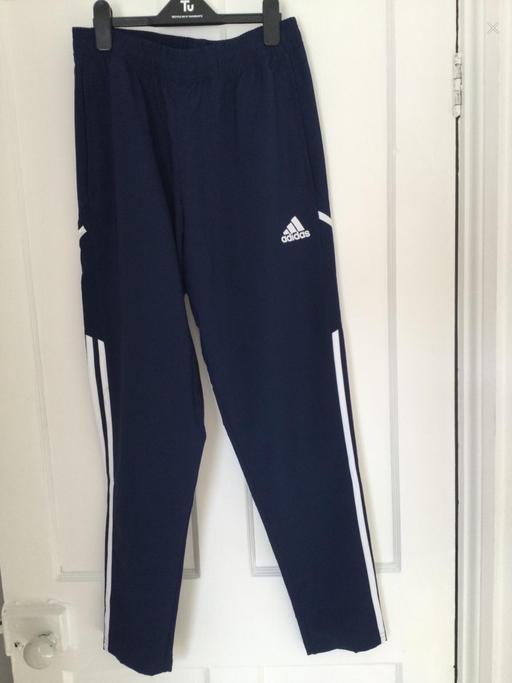  — Adidas joggers size M