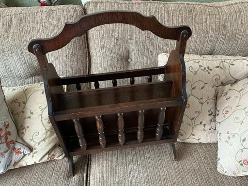  — Heavy magazine rack