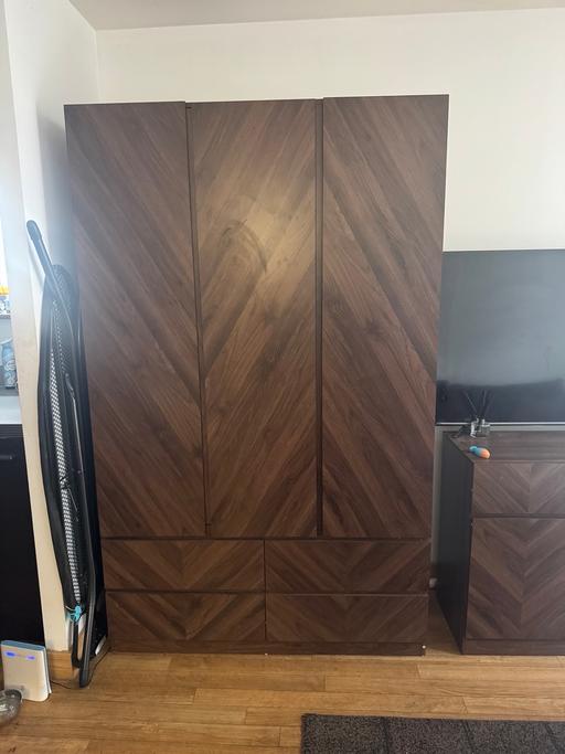  — Catania large wardrobe cupboard