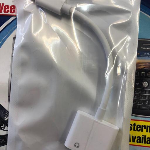  — iPhone Lightning Splitter Adapter Dual in 1