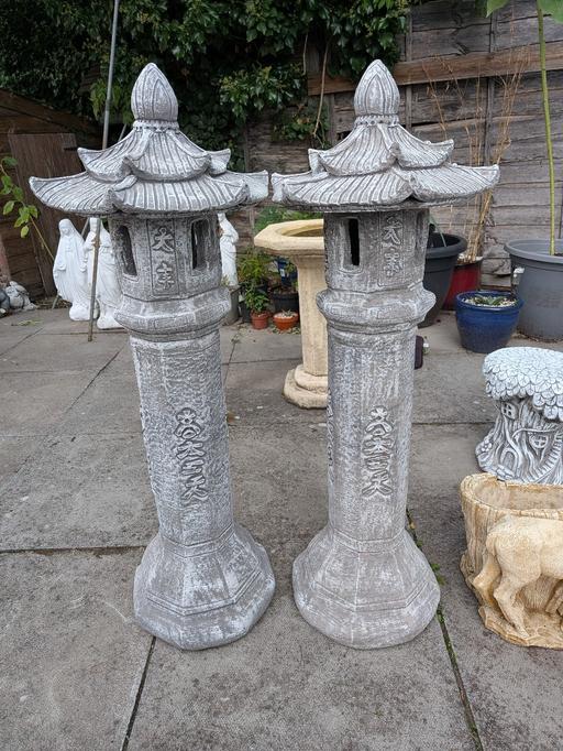  — Pair of Pagodas