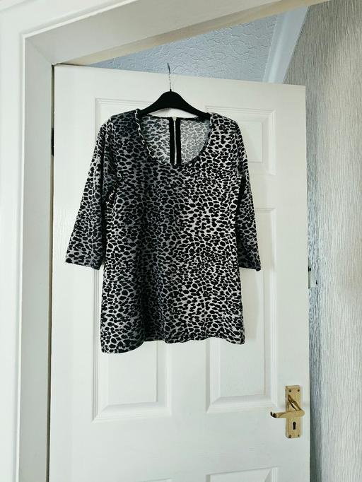  — F&F top, size 14...like new