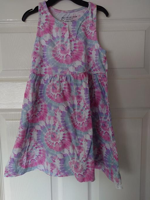 — Girls patterned dress size 7-8 years