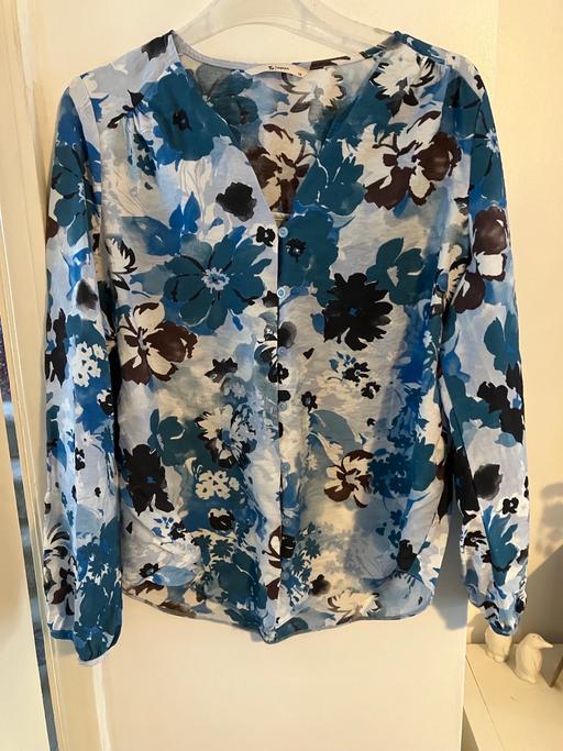  — TU pretty blouse size 14