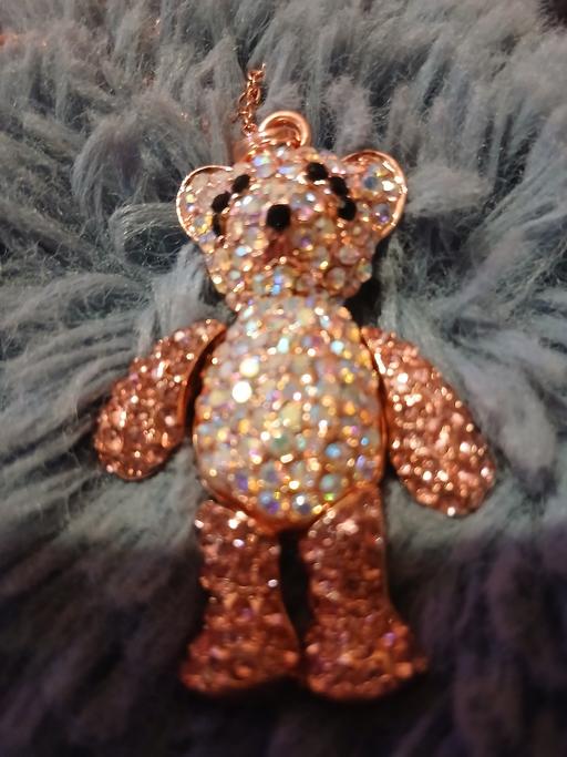  — sparkly necklace long chain