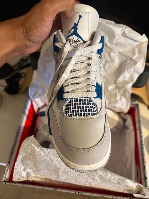  — Air Jordan 4 retro