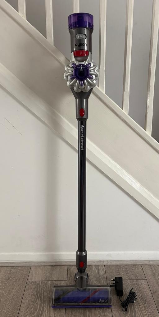  — Dyson V8 vacuum cleaner