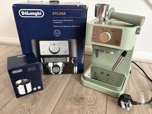  — De'Longhi espresso/cappuccino coffee maker