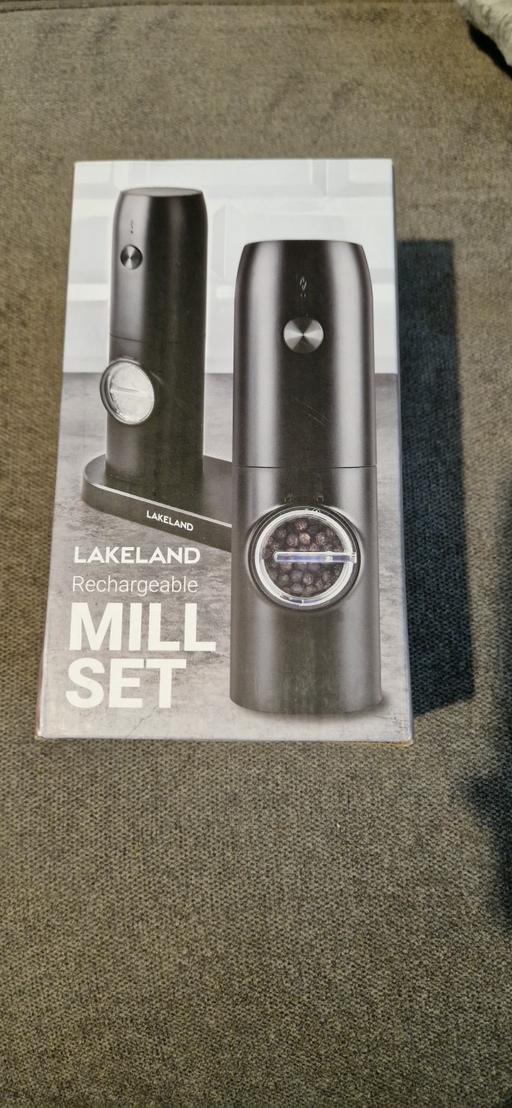  — Rechargeable Salt & Pepper grinders