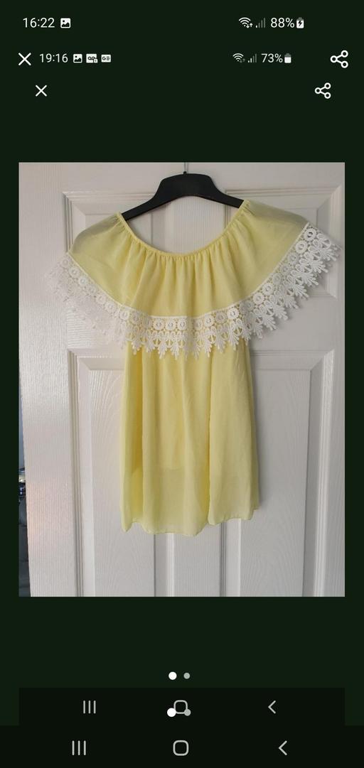  — ladies lace trim top
