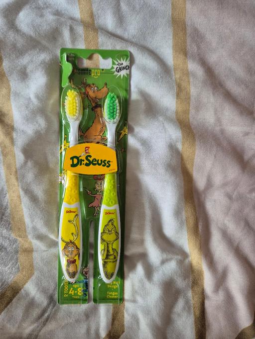  — new Kids Dr Seuss 2pk Toothbrushes