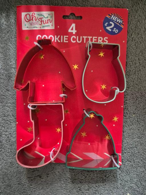  — new Xmas 4pk Cookie Cutters