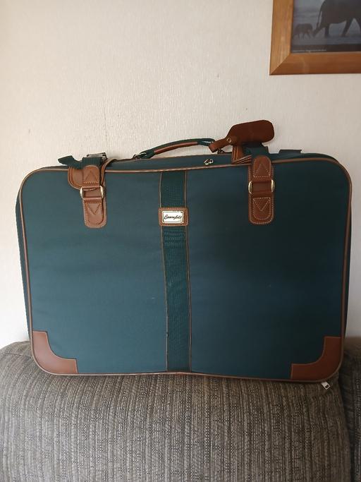  — Suitcase from Carrylite