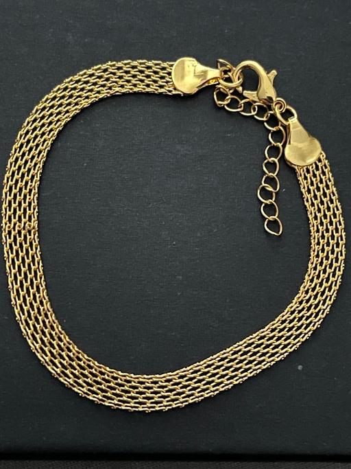  — Women’s 18k gold plated bracelet 20cm long