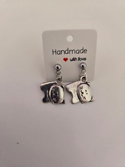  — Cat Stud Earrings