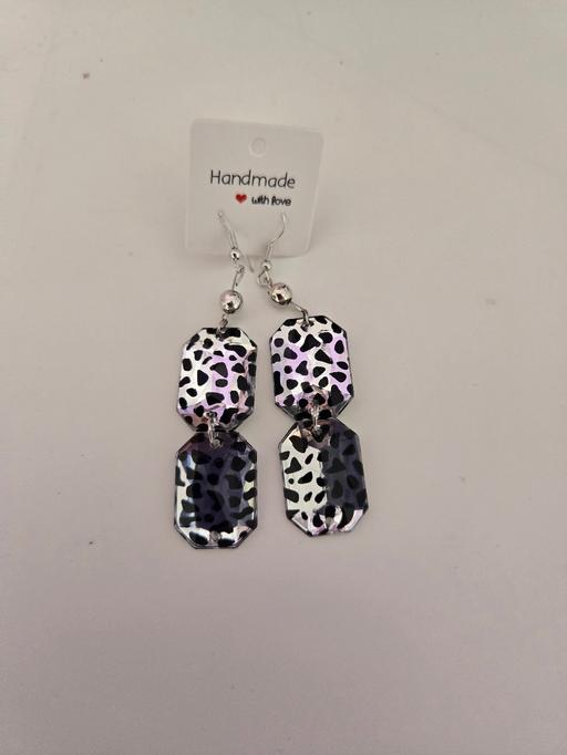  — Ladies Dangle Drop Earrings