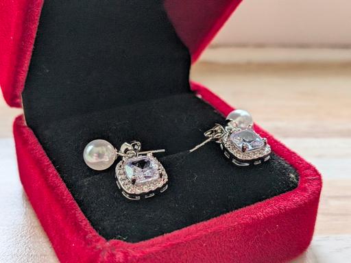  — Silver Brilliant Cut Pearl Stone Earrings