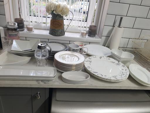  — Assortment of crockery