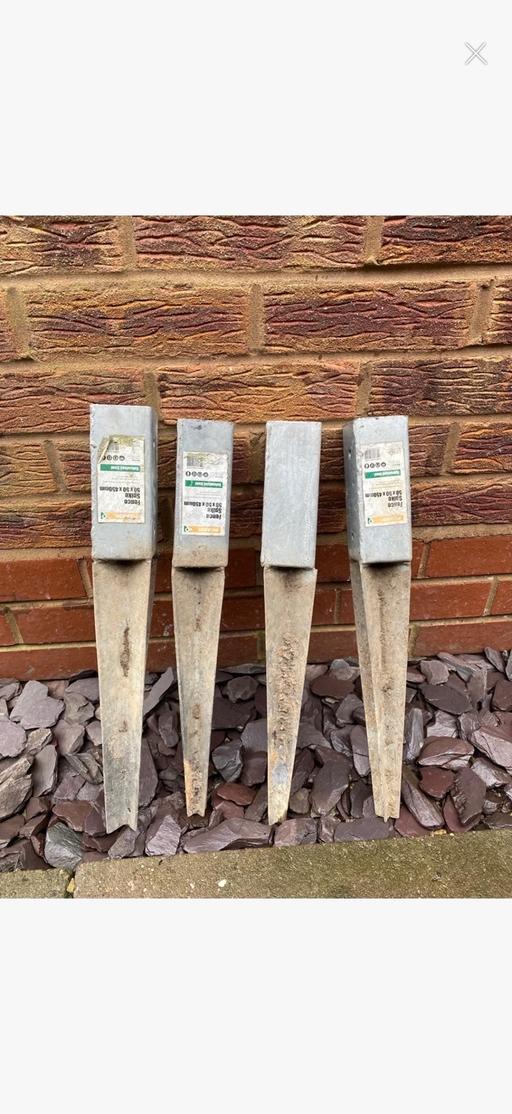  — Fence spikes c 4