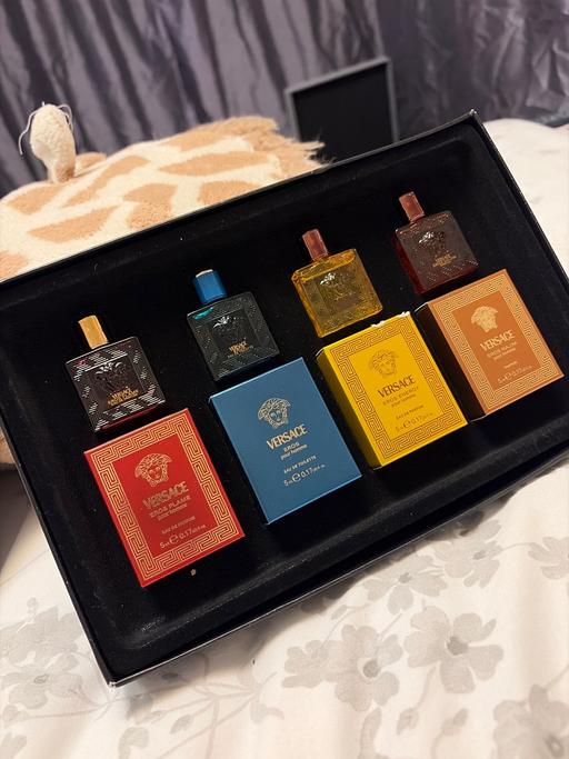  — Versace mini gift set