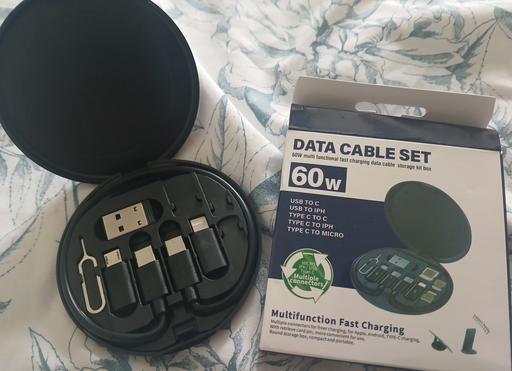  — Data cable set )