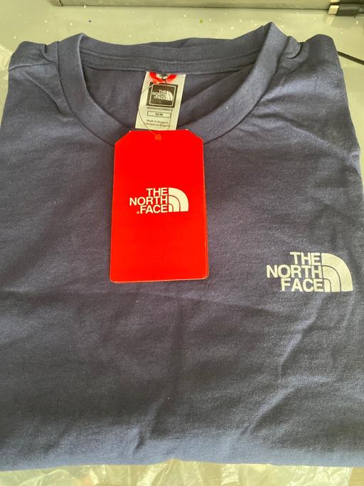  — North face blue t-shirt medium