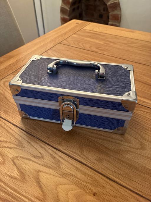  — Small Aluminium Case