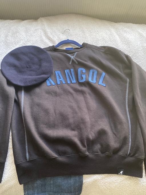  — Kangol sweatshirt Large with beret