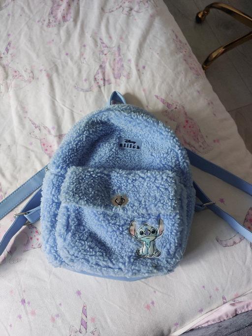  — stitch back pack
