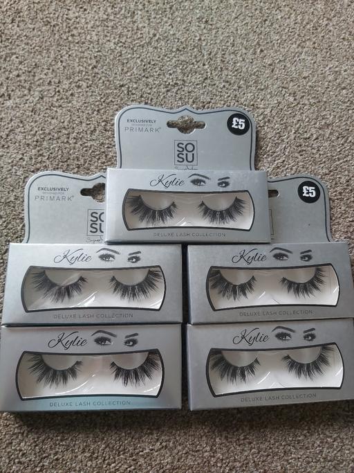  — brand new Kylie eyelashes