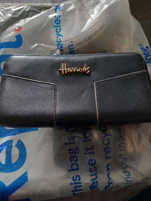  — harrods purse