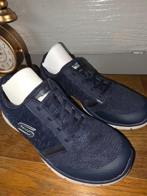  — Sketchers Size 4