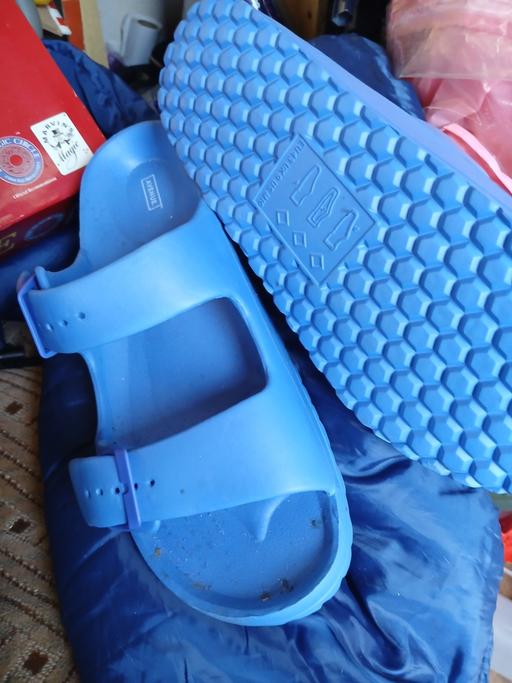  — new sandals never worn 9