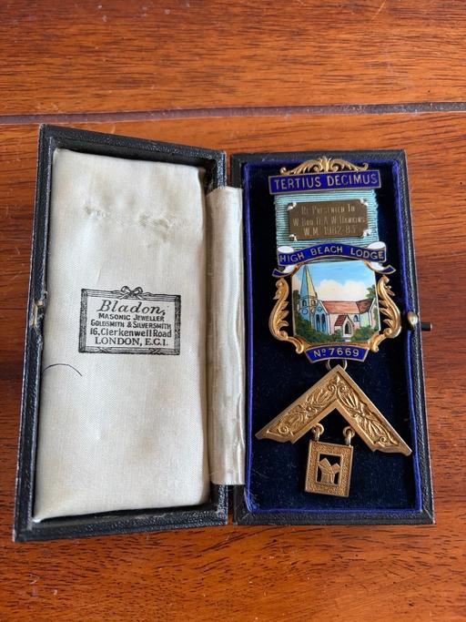  — Vintage Masonic lodge medal