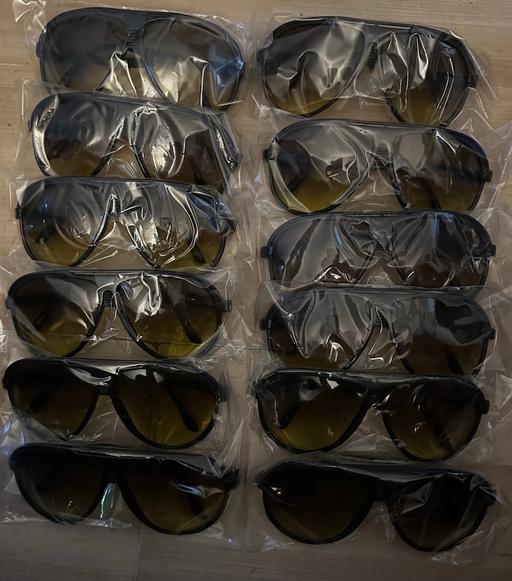  — Joblot of unisex adult sunglasses