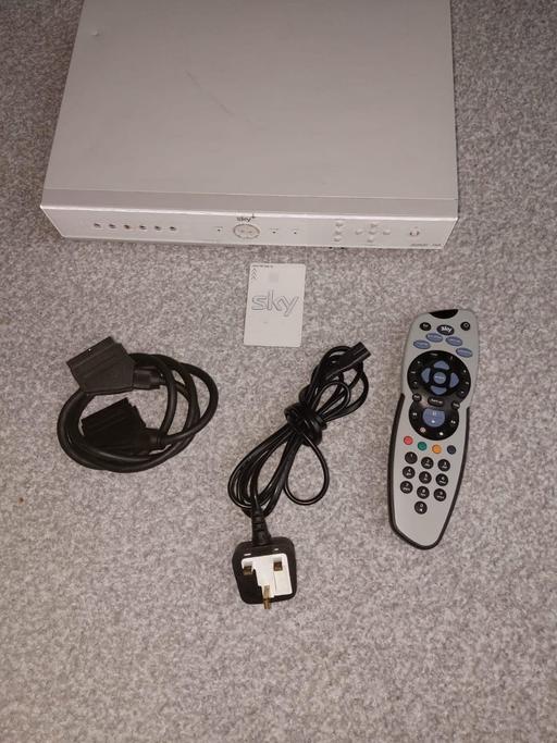  — Amstrad Sky + hd box white Satelite Receiver
