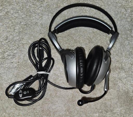  — Trust Headphones headset usb with control