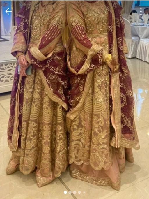  — Beautiful mother and daughter dresses