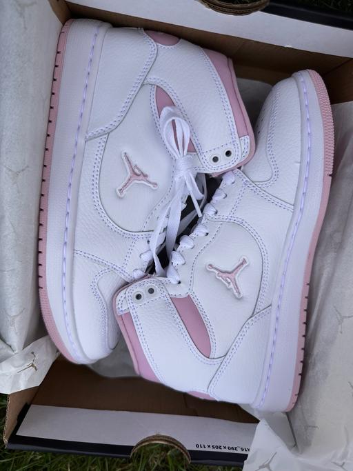  — Jordan Court Connect Mid White/Pink - UK 4