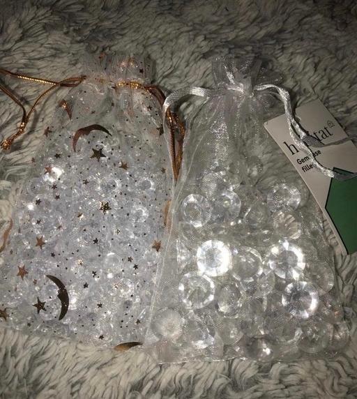  — Gem vase fillers
