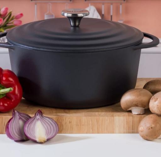  — cast iron pot