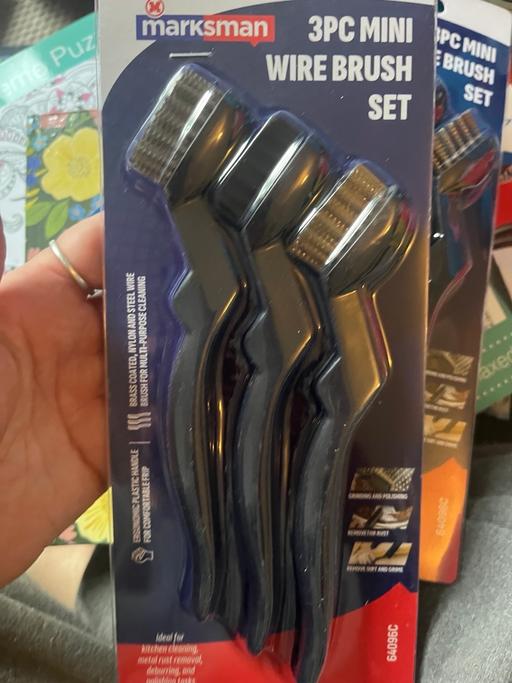  — Wire brush set head about 1.5”