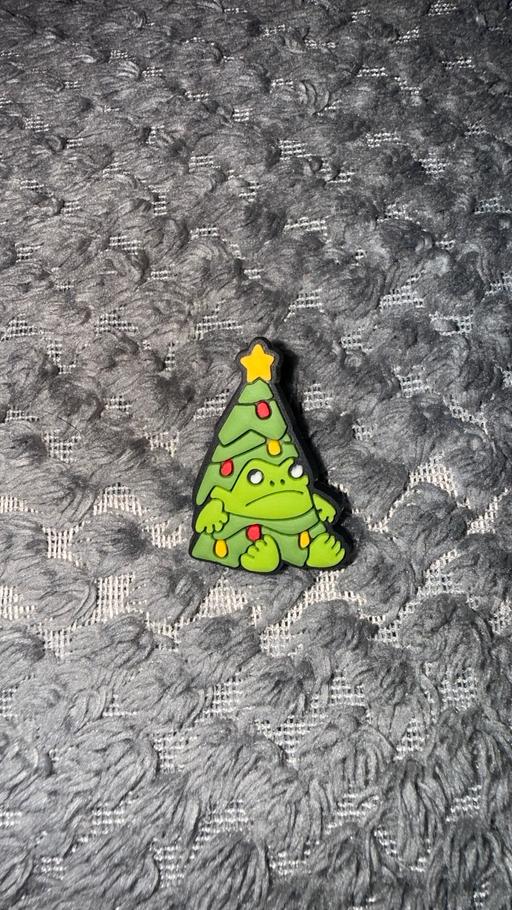  — Grumpy frog xmas tree croc charm