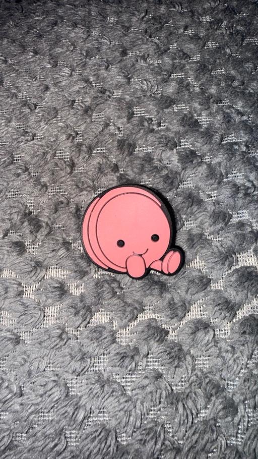  — Pink macaron croc charm