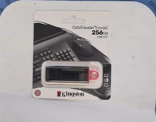  — 256GB USB Flash drive data traveler Kingston