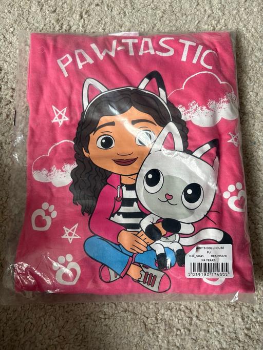  — Gabbys dollhouse pjs age 18-24 & 3-4 years