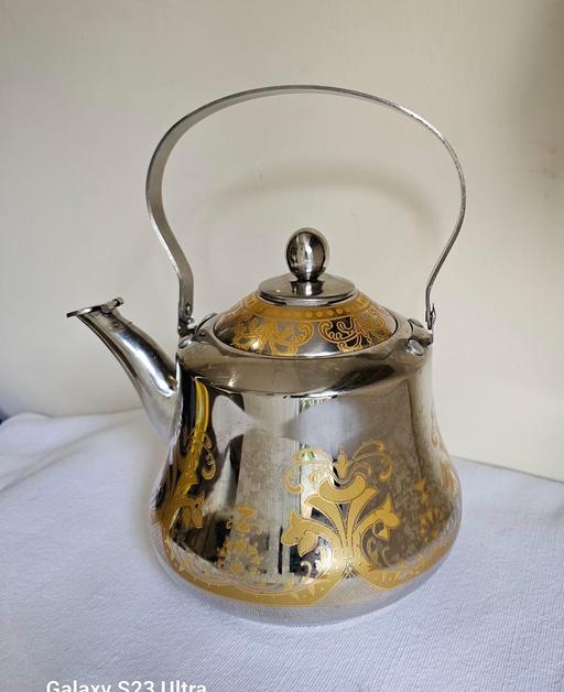  — Kettle decorative